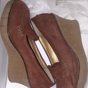 Camel platform loafers